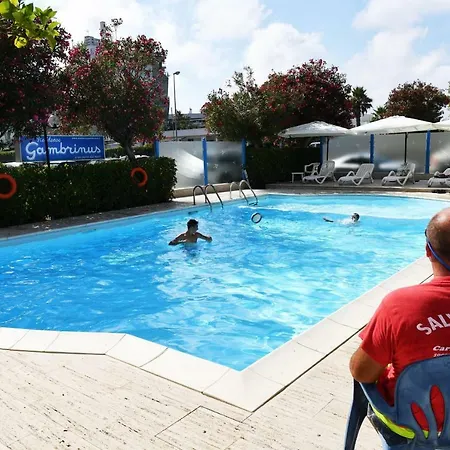 Gambrinus アパートホテル